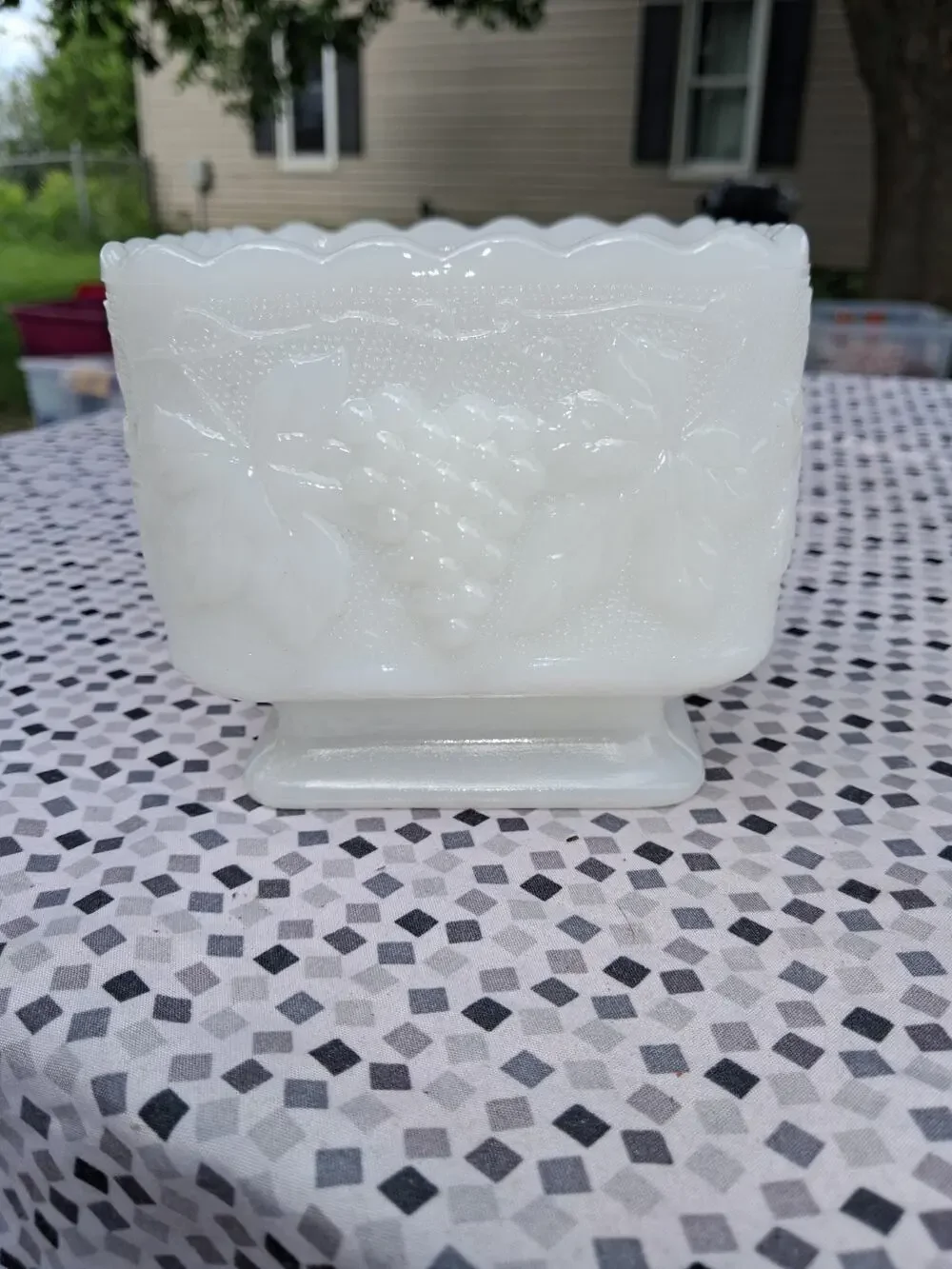 Anchor Hocking Milk Glass Grapes and Leaves 4 1/4